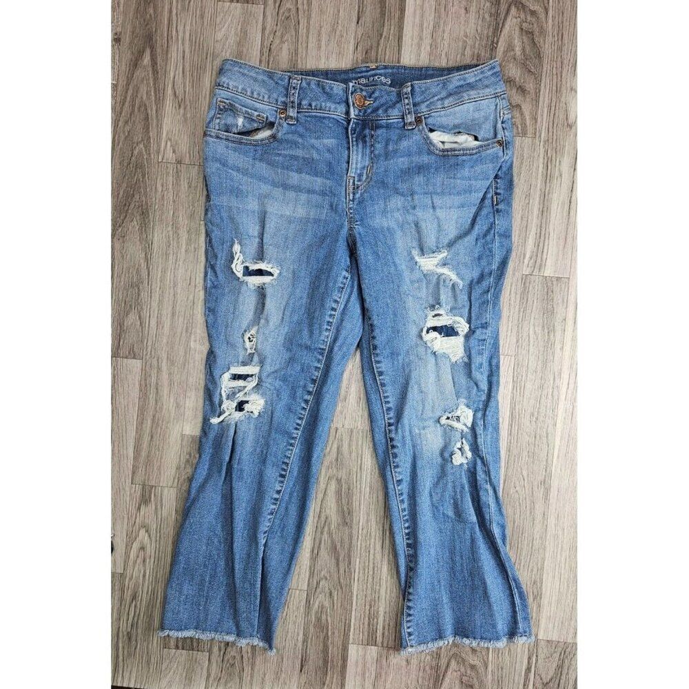 (3/$35) Maurices Size 10 Pockets Distressed Whiskered Denim Blue Jeans Capris